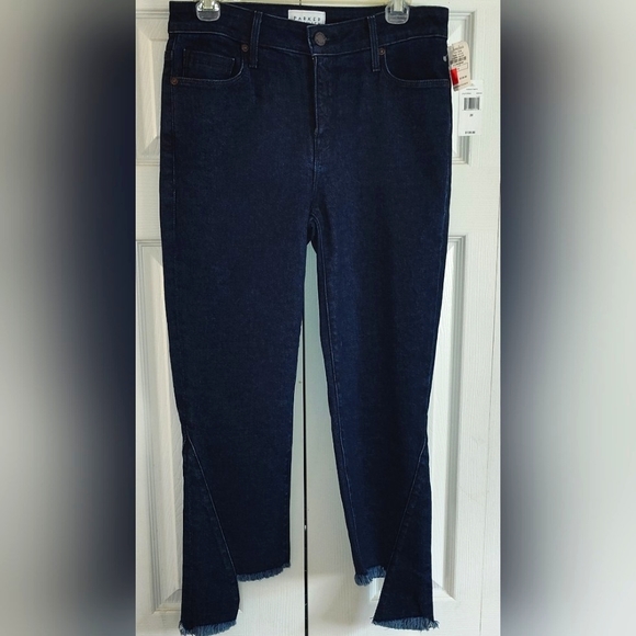NWT Parker Smith Mid-Rise Step-Hem Flare Jeans, Size 29. - Picture 3 of 10
